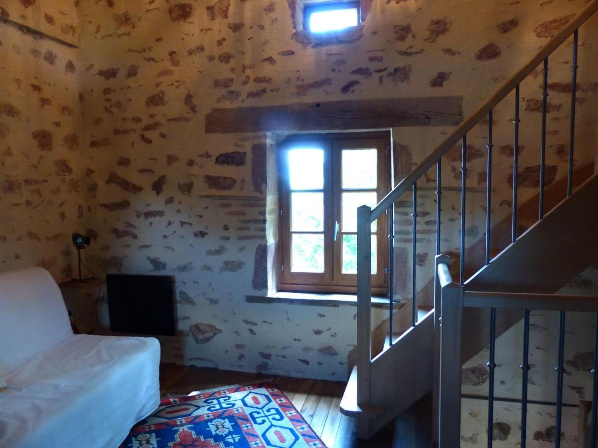 L'Abrejou Bed & Breakfast Le Donjon Екстериор снимка