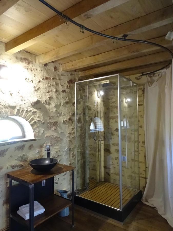 L'Abrejou Bed & Breakfast Le Donjon Екстериор снимка